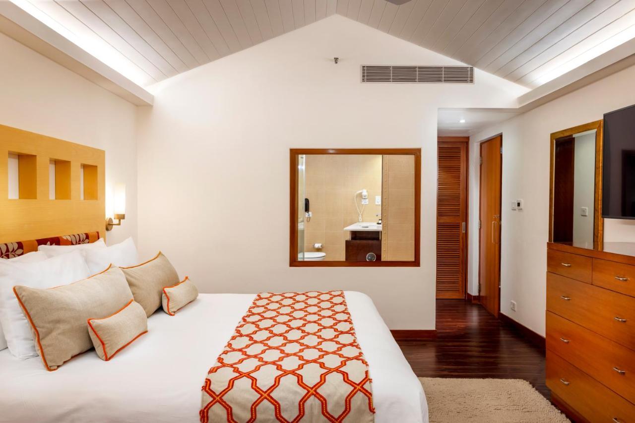 卡拉维尔海滩度假村 瓦卡 外观 照片 A bedroom at the Taj Bengal