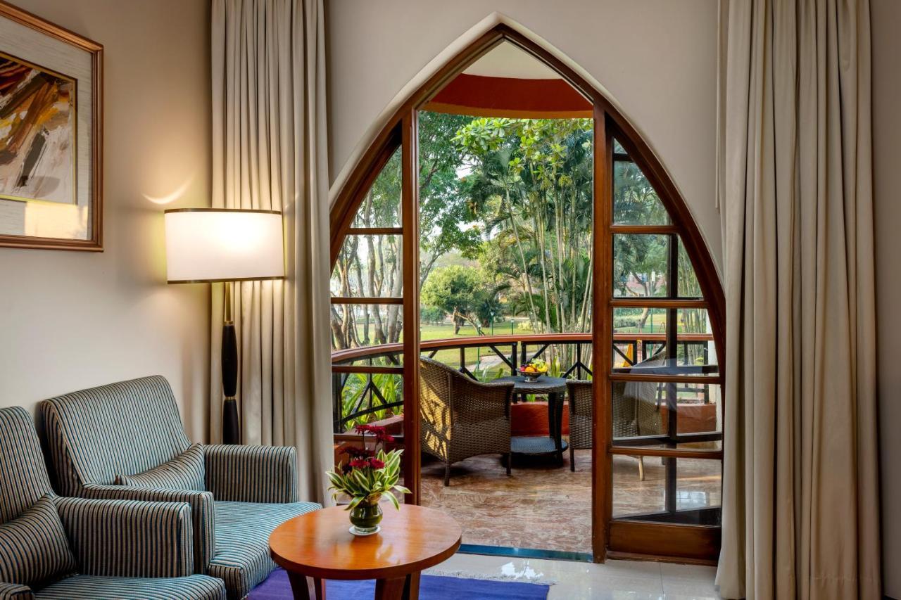 卡拉维尔海滩度假村 瓦卡 外观 照片 A room at the hotel
