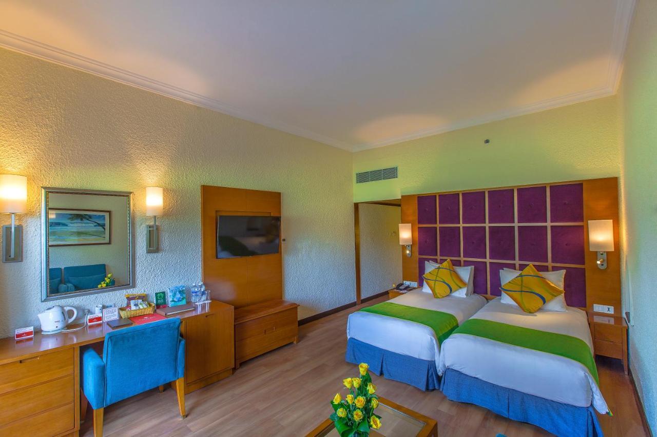 卡拉维尔海滩度假村 瓦卡 外观 照片 A room at the hotel