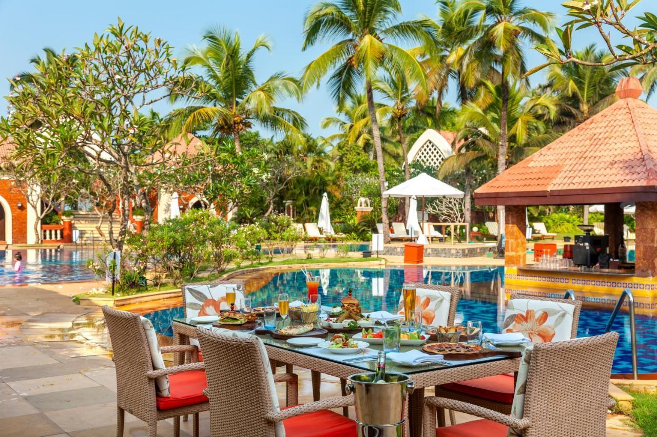 卡拉维尔海滩度假村 瓦卡 外观 照片 Poolside at the Taj Bengal
