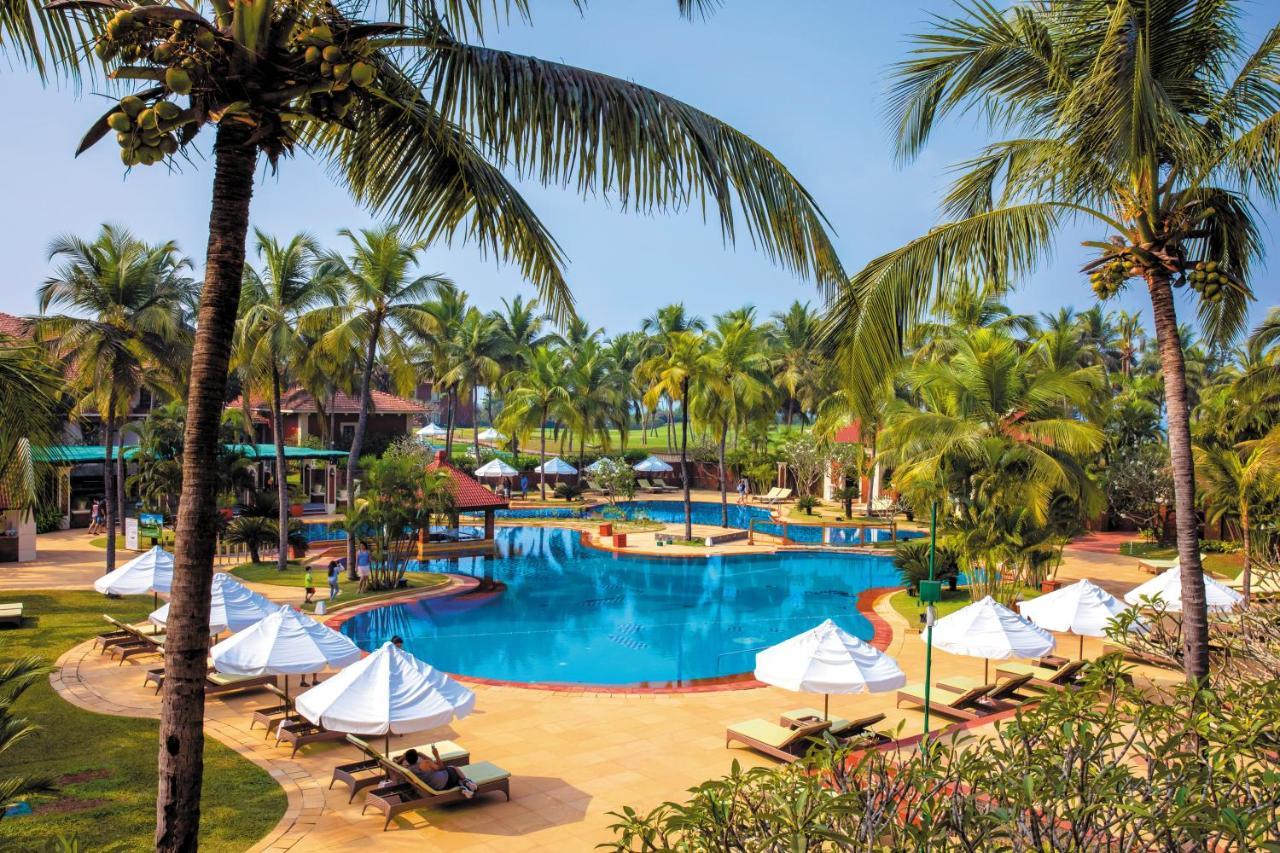 卡拉维尔海滩度假村 瓦卡 外观 照片 Pool at the Royal Mirage