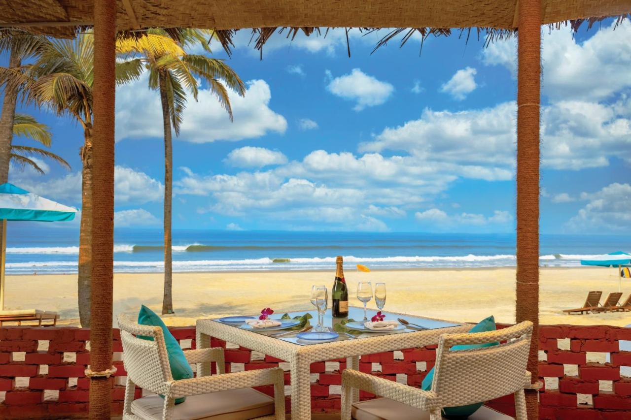 卡拉维尔海滩度假村 瓦卡 外观 照片 Beachfront dining at the Taj Bengal