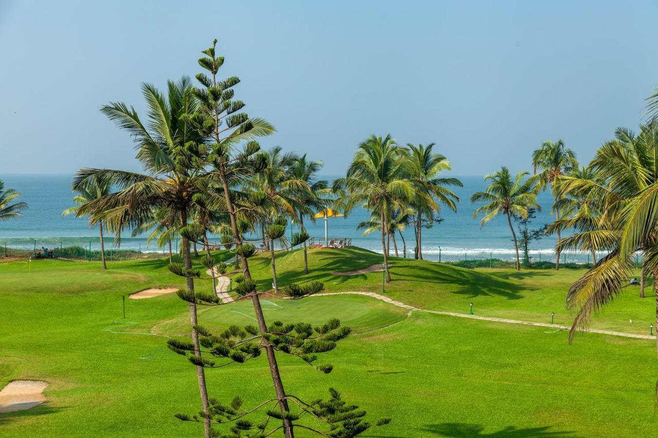 卡拉维尔海滩度假村 瓦卡 外观 照片 Golf course at the Bayview Beach Resort