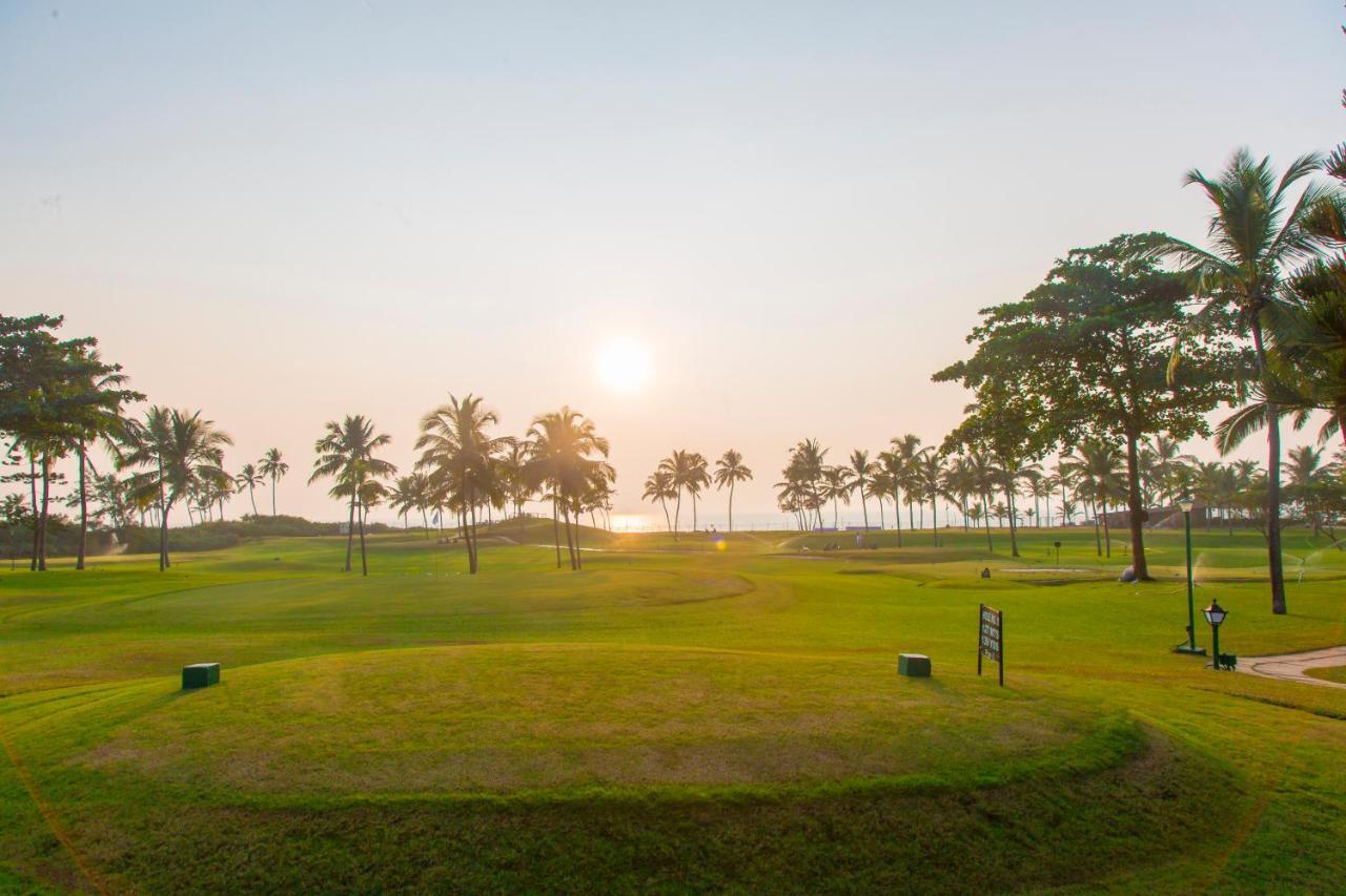 卡拉维尔海滩度假村 瓦卡 外观 照片 The Royal Golf Course at the Royal Colombo Golf Club
